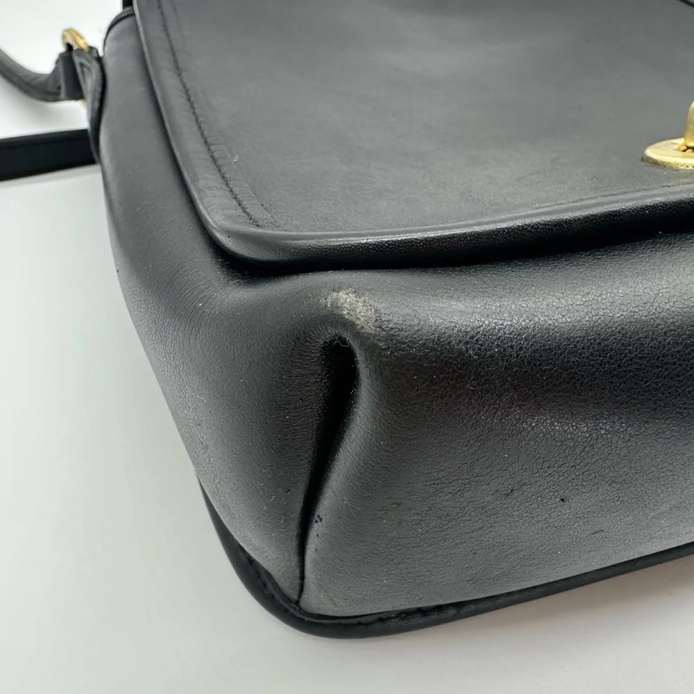 Coach • 9076 Companion Flap - Picture 4 of 14